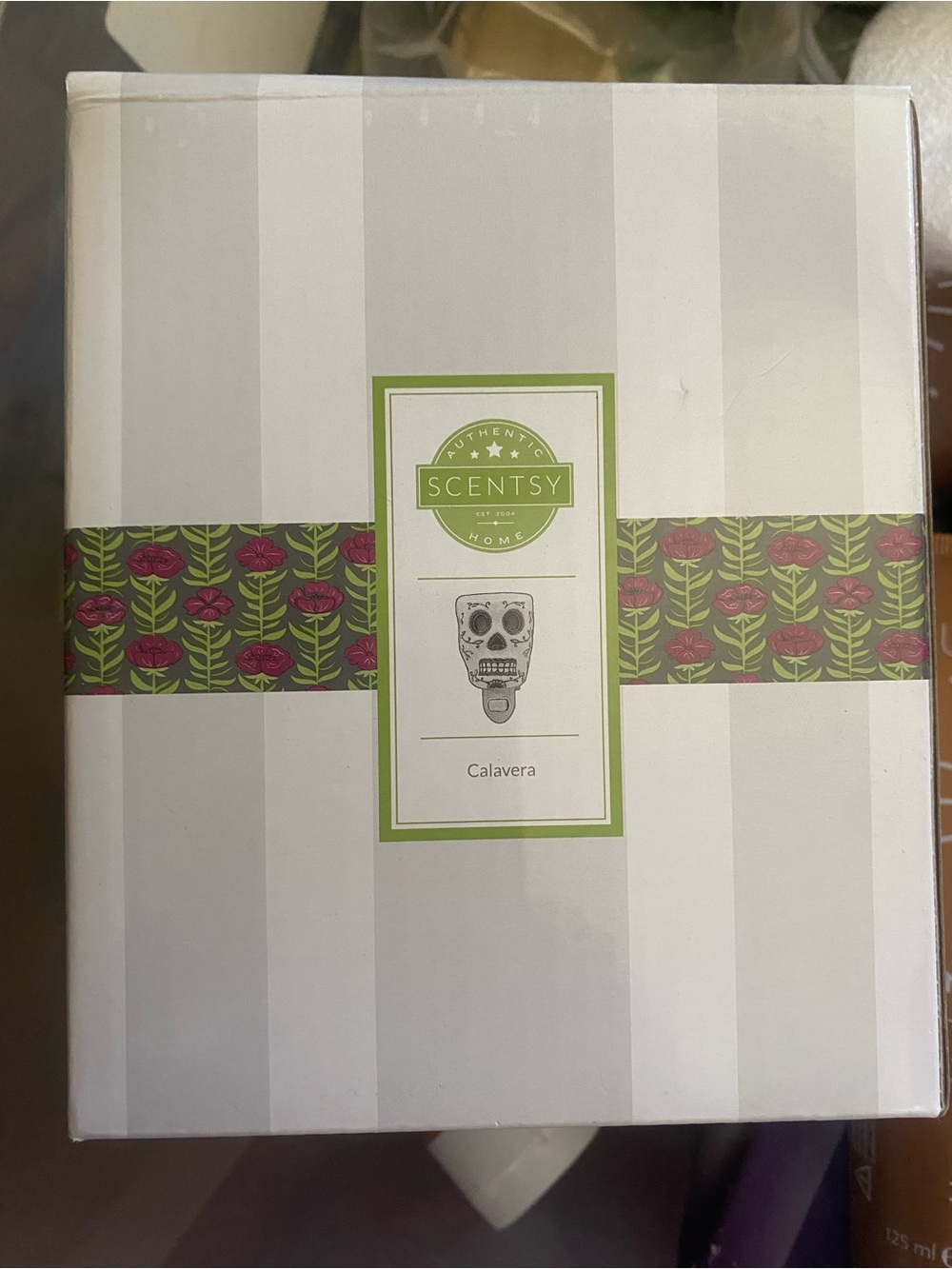 Scentsy Sugar skull “Calavera” plug in.  New in box.  This is a retired piece.